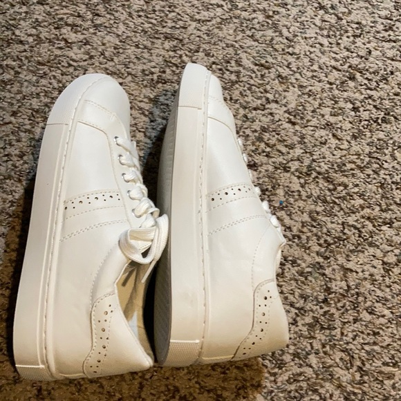NWT/box. Esprit sneakers - Picture 4 of 10